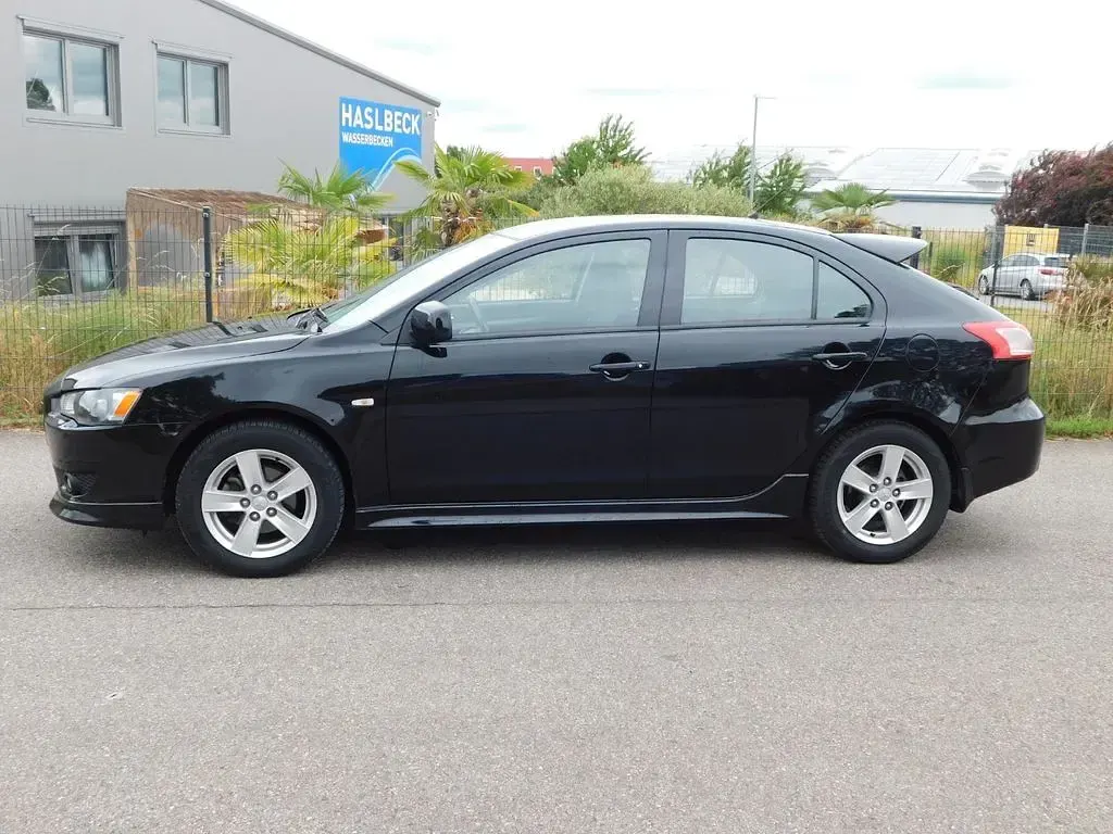 Gebraucht Mitsubishi Lancer Sportback Invite 143 PS (105 kW) 2009 Schwarz Limousine