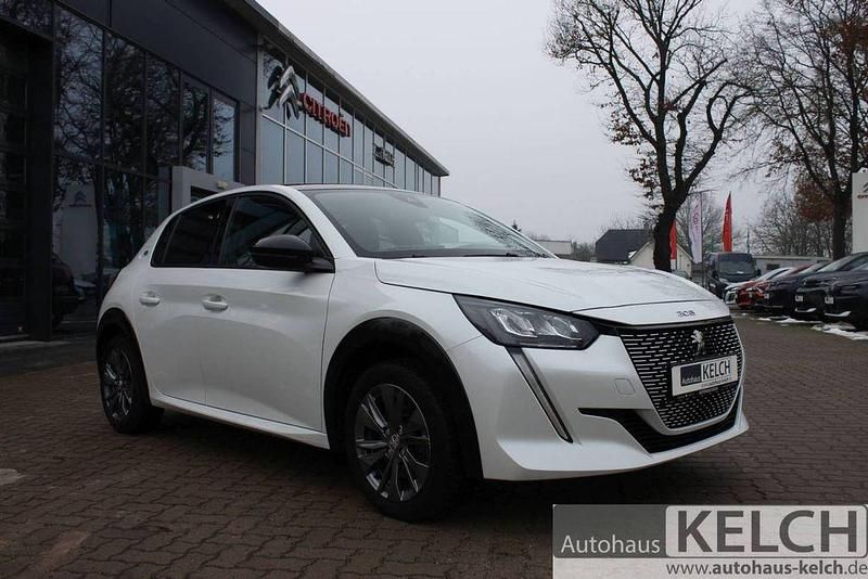 Gebraucht Peugeot e-208 Allure 100 kW (136 PS) 2022 Weiß Kleinwagen