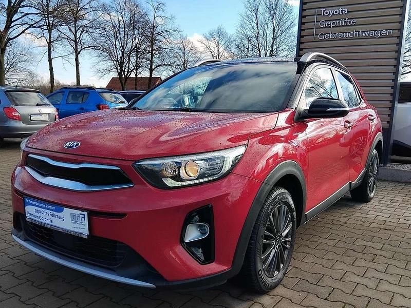 (bbe) signalrot met./schwarz Gebraucht 2018 Kia Stonic Platinum Edition SUV | 14.990 € (Etwas zu teuer) - Bild 1/4