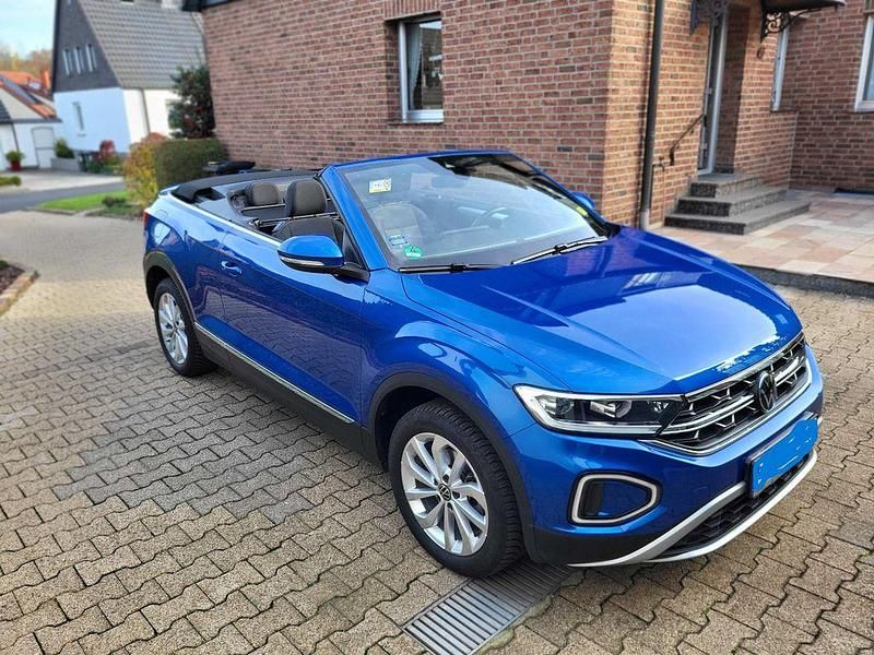 Blau Gebraucht 2023 VW T-Roc Cabriolet Style Cabrio | 22.900 € (Guter Preis) - Bild 1/4