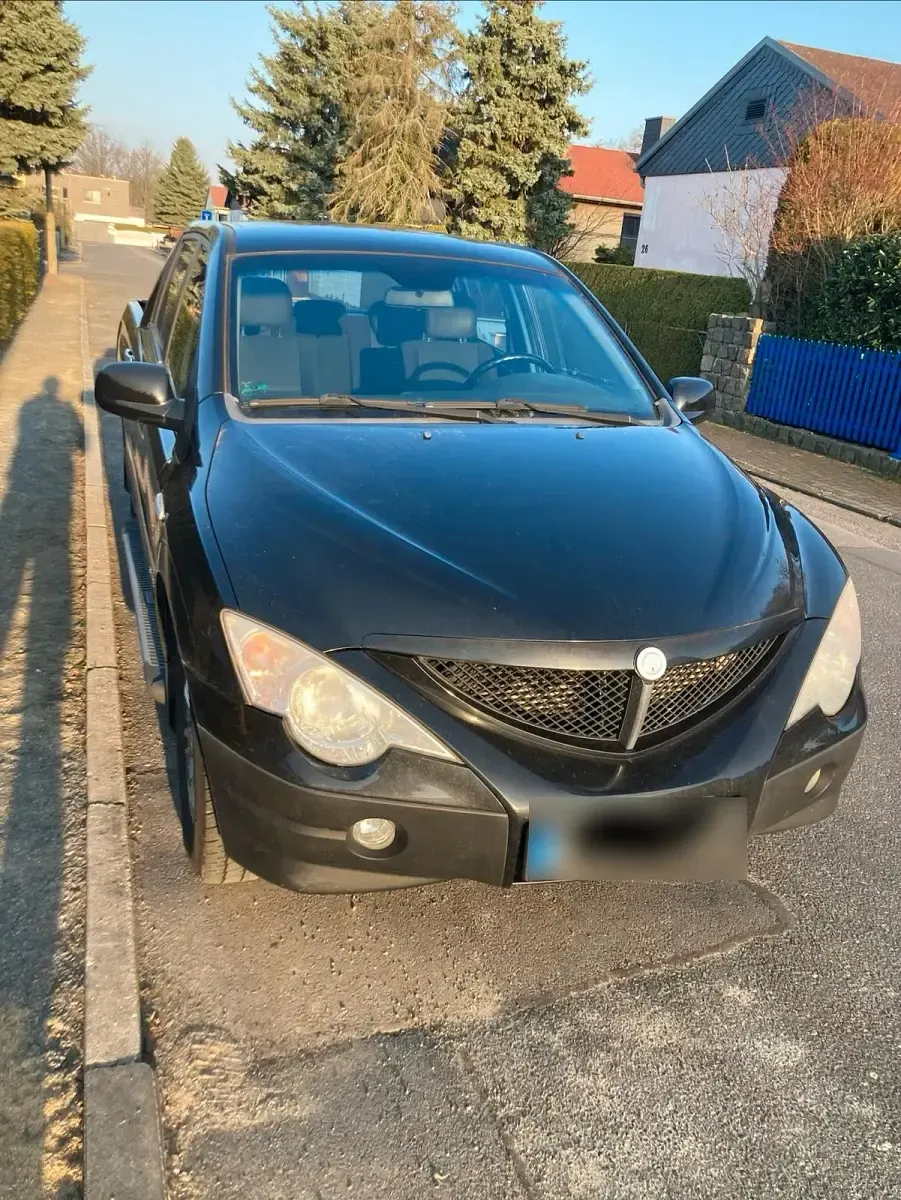 Gebraucht SsangYong Actyon 135 PS (99 kW) 2007 Schwarz Pickup