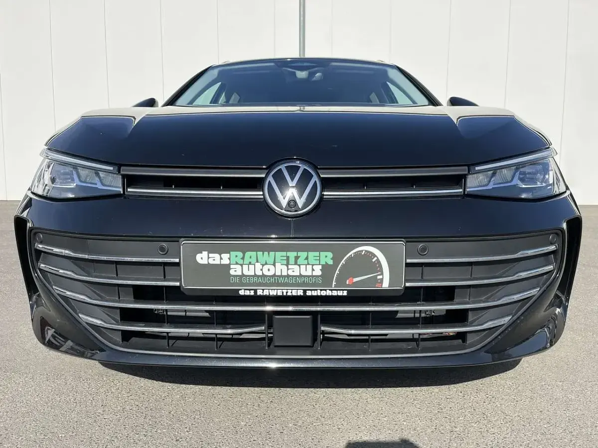 Gebraucht VW Passat Business 150 PS (110 kW) 2024 Grenadillschwarz Kombi