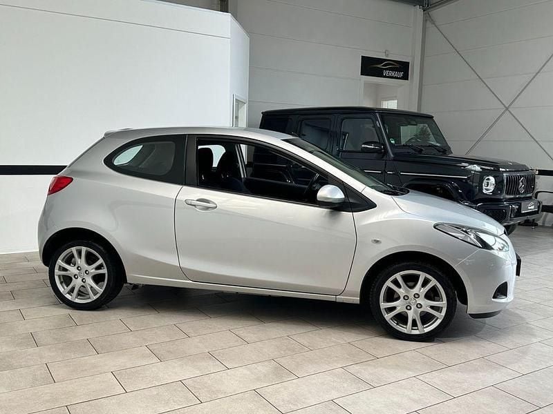 Gebraucht Mazda 2 Inclusive 86 PS (63 kW) 2009 Silber Limousine