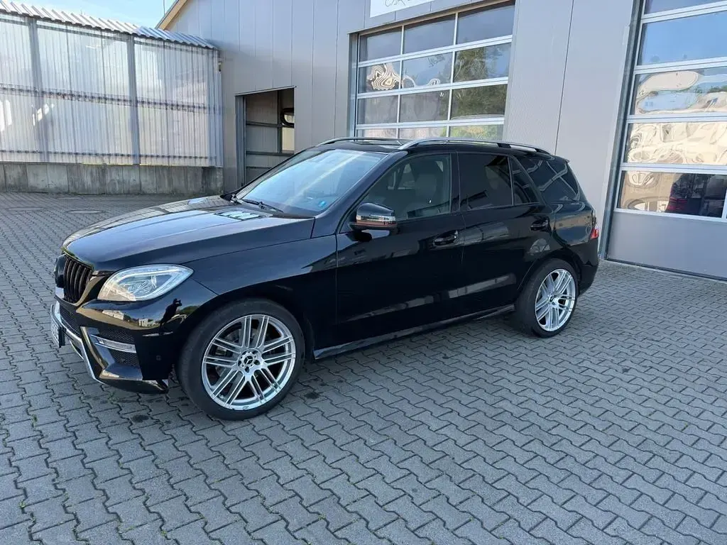 Gebraucht Mercedes ML250 204 PS (150 kW) 2013 Schwarz SUV