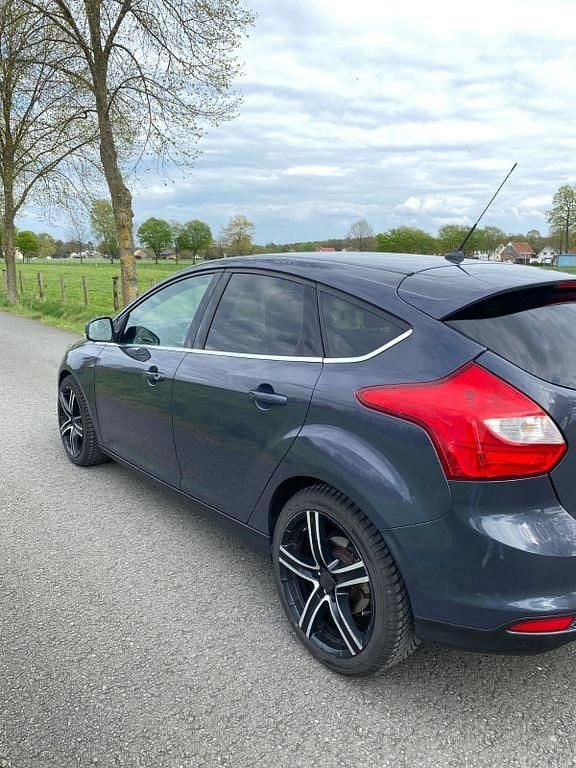 Gebraucht Ford Focus 150 PS (110 kW) 2012 Schwarz Limousine