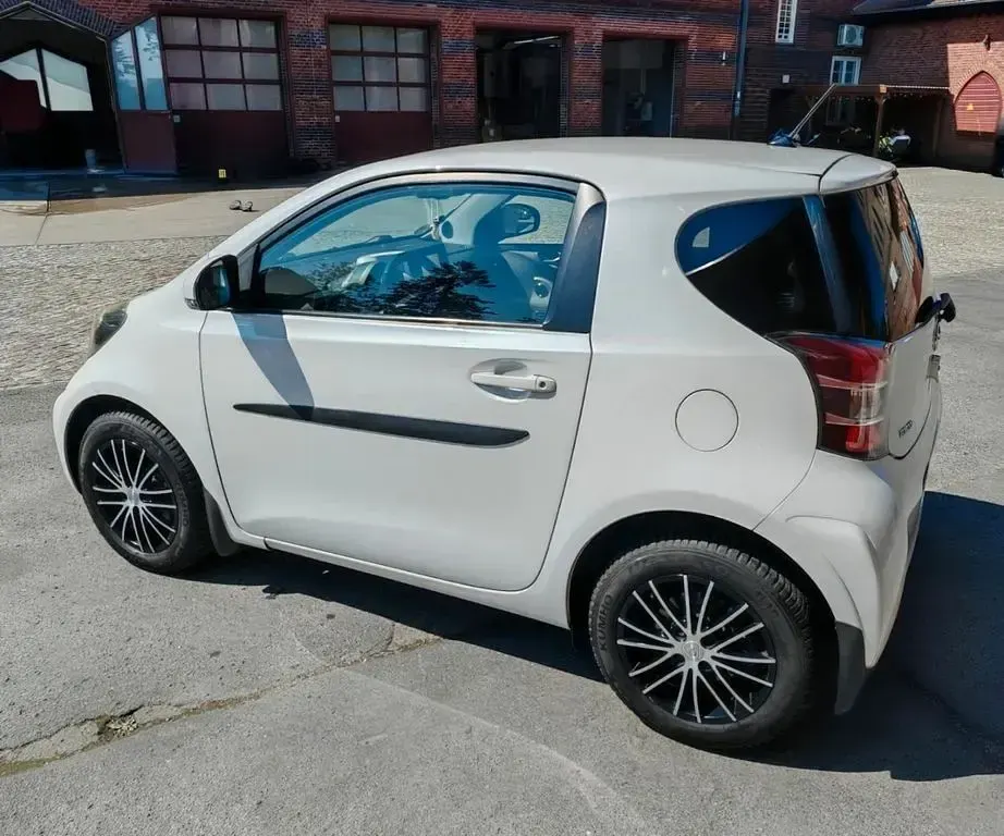 Gebraucht Toyota iQ 68 PS (50 kW) 2009 Weiß Kleinwagen