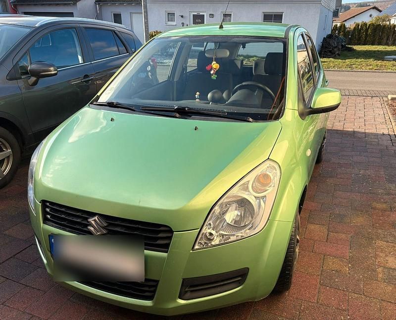 Gebraucht Suzuki Splash Basic 65 PS (47 kW) 2008 Grün Kleinwagen