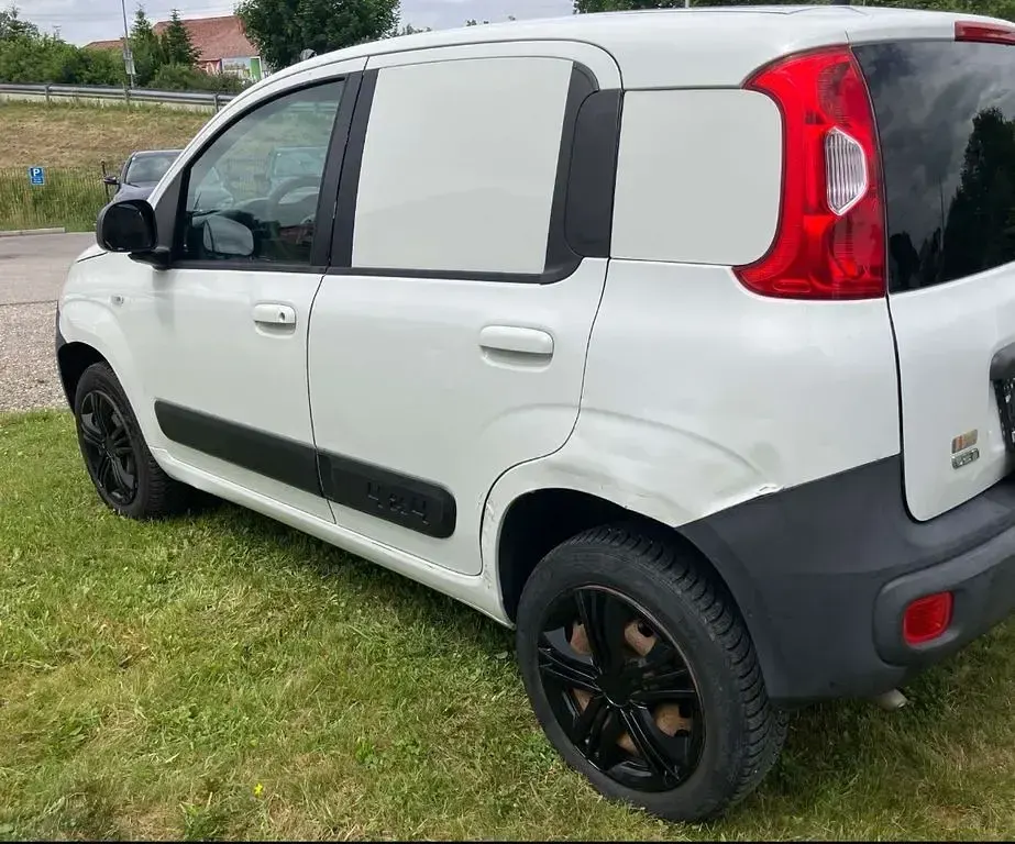 Gebraucht Fiat Panda 4x4 75 PS (55 kW) 2016 Weiß Kleinwagen