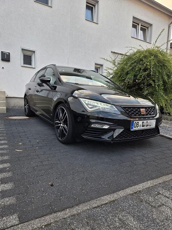 Schwarz Gebraucht 2020 Cupra Leon Kombi | 24.500 € (Guter Preis) - Bild 1/4