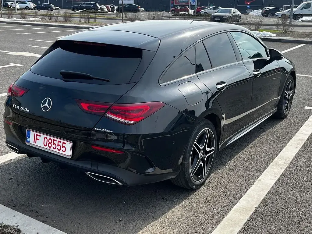 Gebraucht Mercedes CLA250e 218 PS (160 kW) 2021 Schwarz Coupé