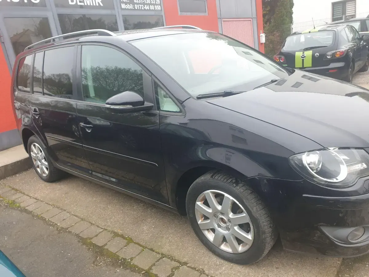 Gebraucht VW Touran Freestyle 140 PS (102 kW) 2009 Schwarz Van / Kleinbus