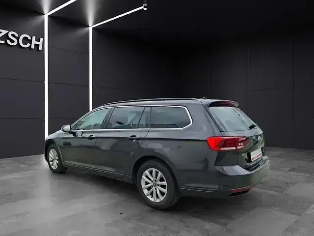Gebraucht VW Passat Business 150 PS (110 kW) 2022 Mangangrau metallic Kombi