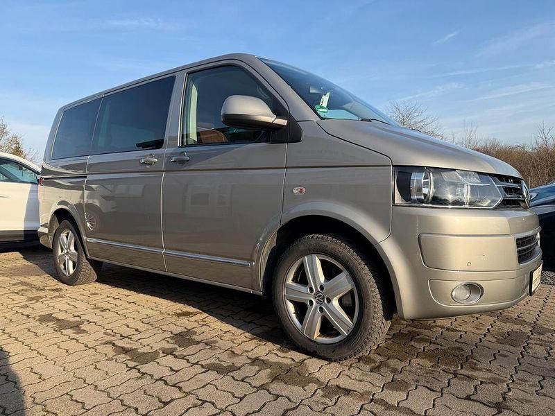 Gebraucht VW Transporter Team 179 PS (131 kW) 2011 Beige Van