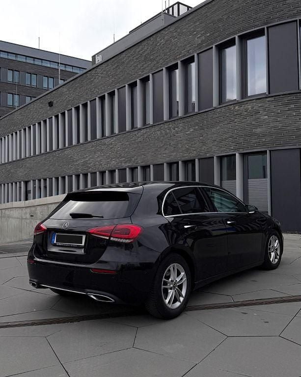 Gebraucht Mercedes A200 Edition 1 150 PS (110 kW) 2019 Schwarz Limousine