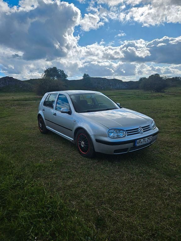 Silber Gebraucht 2001 VW Golf IV Trendline Limousine | 1.499 € (Guter Preis) - Bild 1/4
