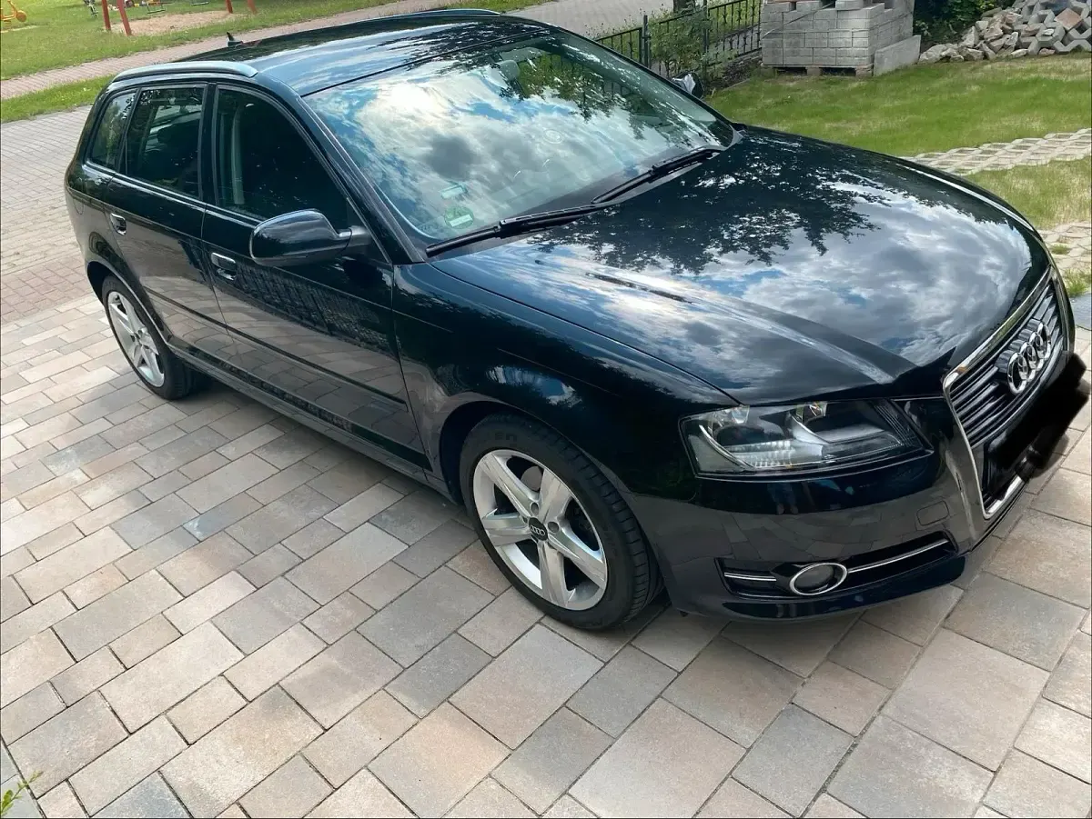 Gebraucht Audi A3 Sportback 125 PS (91 kW) 2011 Schwarz Kleinwagen