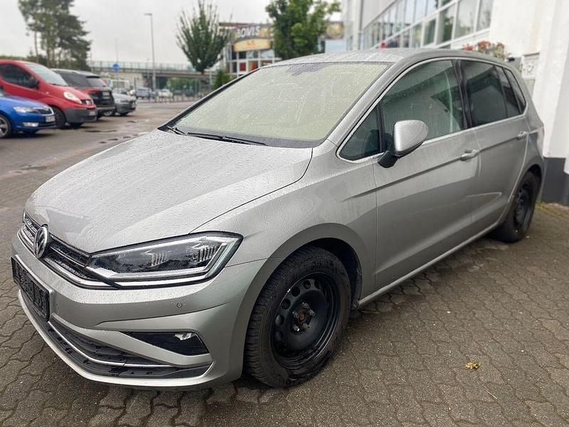 Grau Gebraucht 2019 VW Golf Sportsvan Highline Van / Kleinbus | 19.400 € (Guter Preis) - Bild 1/4