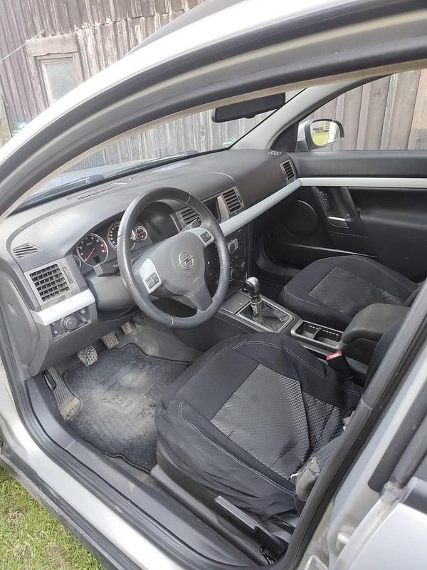 Gebraucht Opel Vectra 155 PS (114 kW) 2005 Grau Kombi