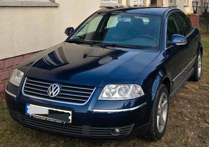 Blau Gebraucht 2004 VW Passat Limousine | 2.500 € (Fairer Preis) - Bild 1/2