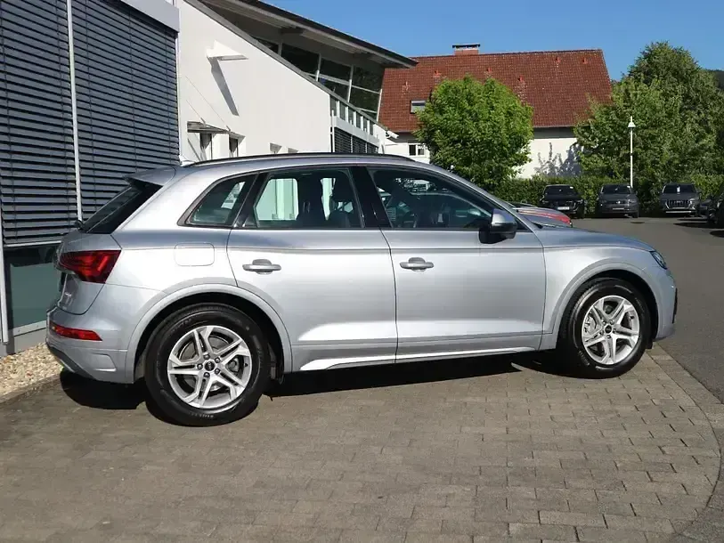 Gebraucht Audi Q5 Advanced 204 PS (150 kW) 2023 Florettsilber metallic SUV