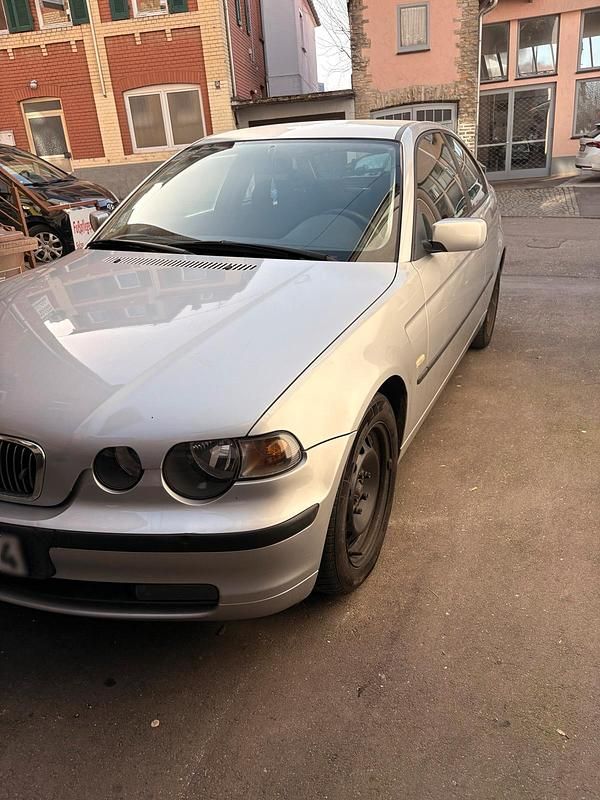 Gebraucht BMW 316 Compact 116 PS (85 kW) 2002 Silber Kleinwagen