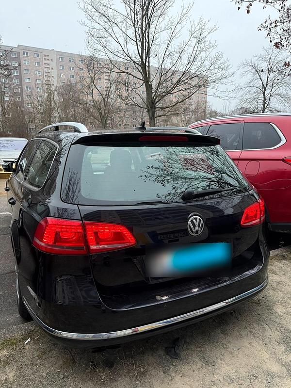 Gebraucht VW Passat Highline 160 PS (117 kW) 2013 Schwarz Kombi