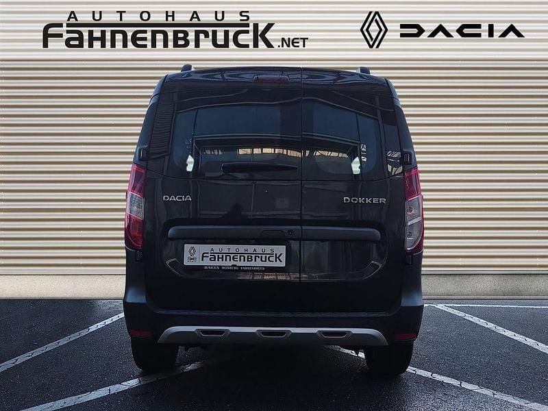 Gebraucht Dacia Dokker Stepway 131 PS (96 kW) 2020 Schwarz Van / Kleinbus