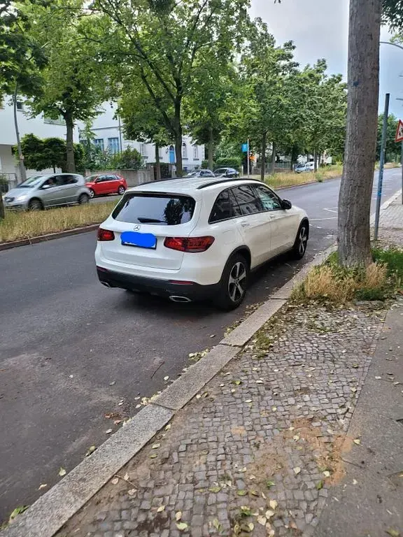Gebraucht Mercedes GLC220 194 PS (142 kW) 2019 Weiß SUV