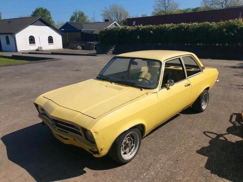 Gelb Gebraucht 1972 Opel Ascona Coupé | 4.500 € - Bild 1/4