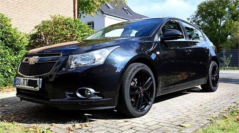 Schwarz Gebraucht 2012 Chevrolet Cruze LT Limousine | 4.850 € (Fairer Preis) - Bild 1/4