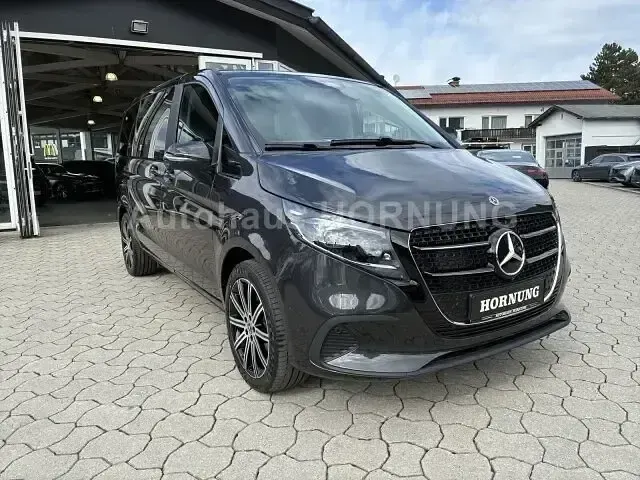 Gebraucht Mercedes V250 Style 190 PS (139 kW) 2026 Graphitgrau metallic Van / Kleinbus
