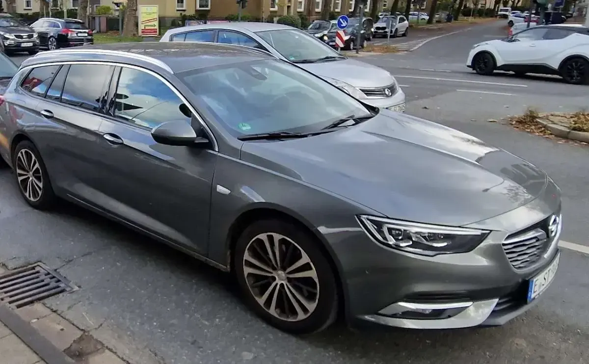 Gebraucht Opel Insignia Exklusiv 170 PS (125 kW) 2019 Grau Kombi