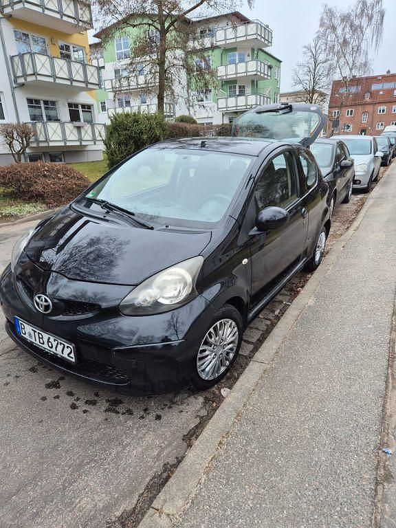 Gebraucht Toyota Aygo 68 PS (50 kW) 2008 Schwarz Kleinwagen
