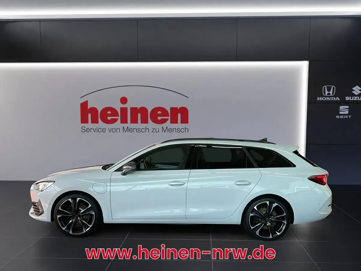 Gebraucht Cupra Leon VZ 245 PS (180 kW) 2022 Weiß Limousine