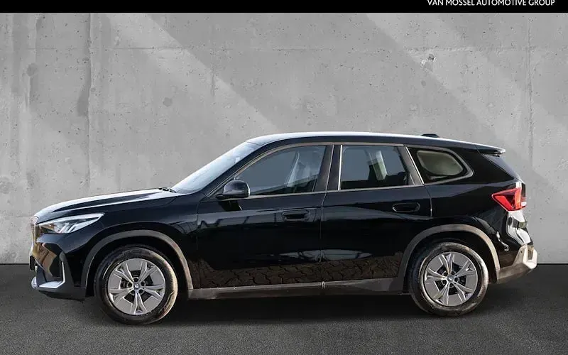 Używany BMW iX1 230 kW (313 KM) 2023 Czarny SUV