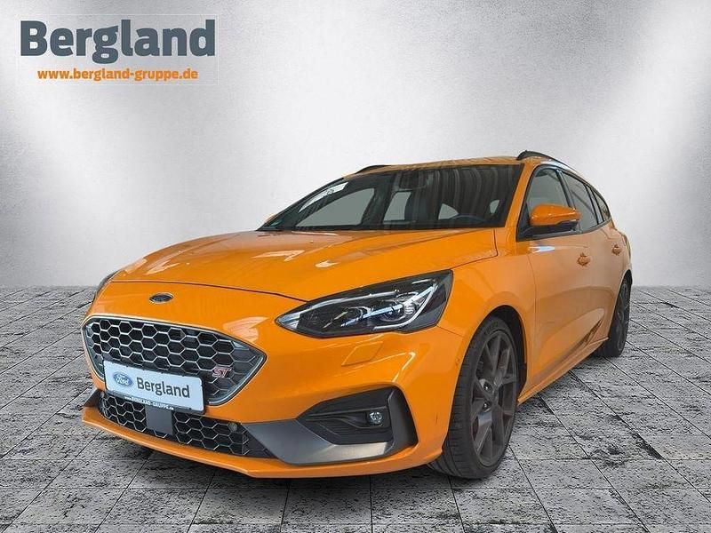 Tropicalorange metallic orange Gebraucht 2019 Ford Focus ST Limousine | 29.990 € - Bild 1/4