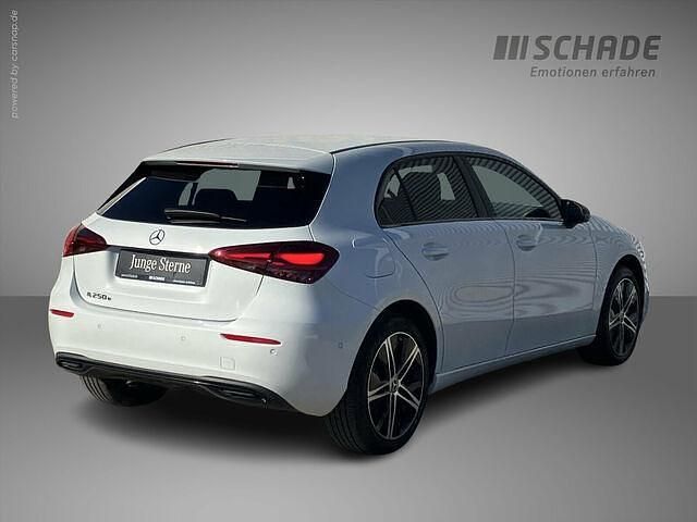 Gebraucht Mercedes A250 Progressive 218 PS (160 kW) 2023 Weiß Limousine