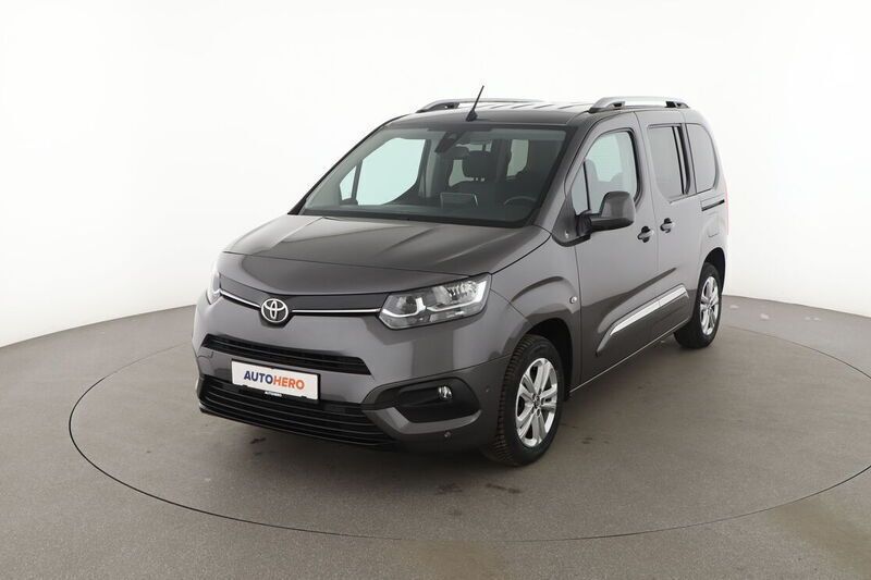 Grau Gebraucht 2021 Toyota Proace Verso City Kombi | 21.010 € (Superpreis) - Bild 1/4