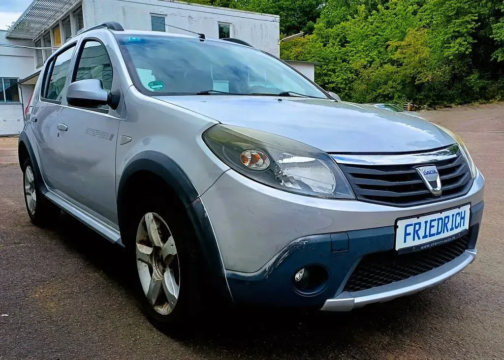 Używany Dacia Sandero Stepway 87 KM (63 kW) 2011 Szary Sedan/Limuzyna