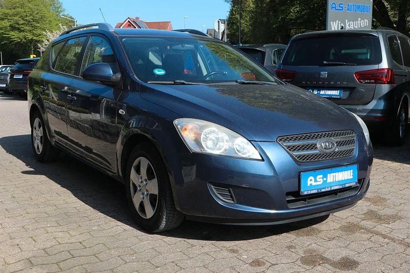 Second-hand Kia Ceed 109 CP (80 kW) 2009 Albastru Hatchback