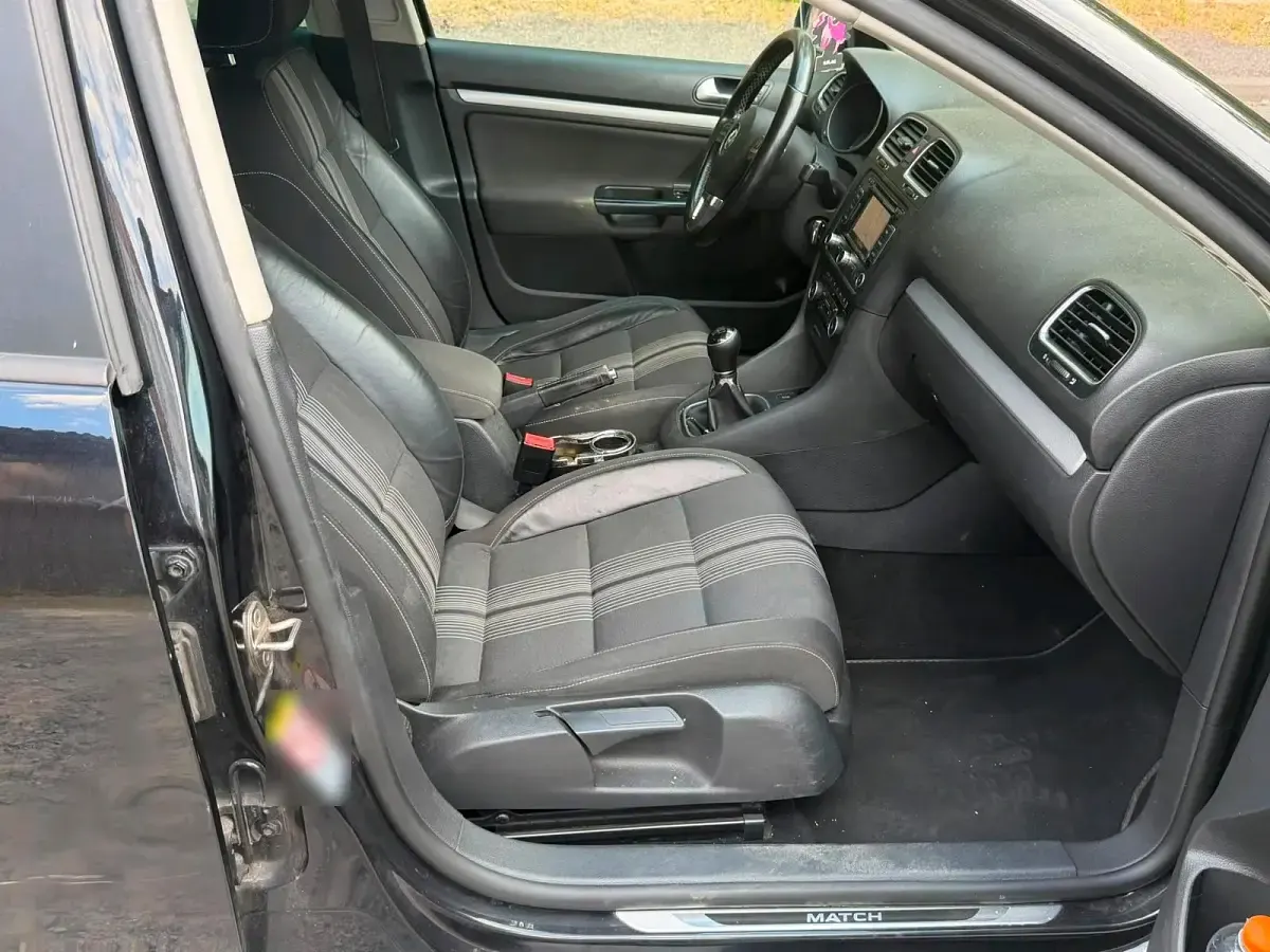 Gebraucht VW Golf VII Match 105 PS (77 kW) 2012 Schwarz Kombi