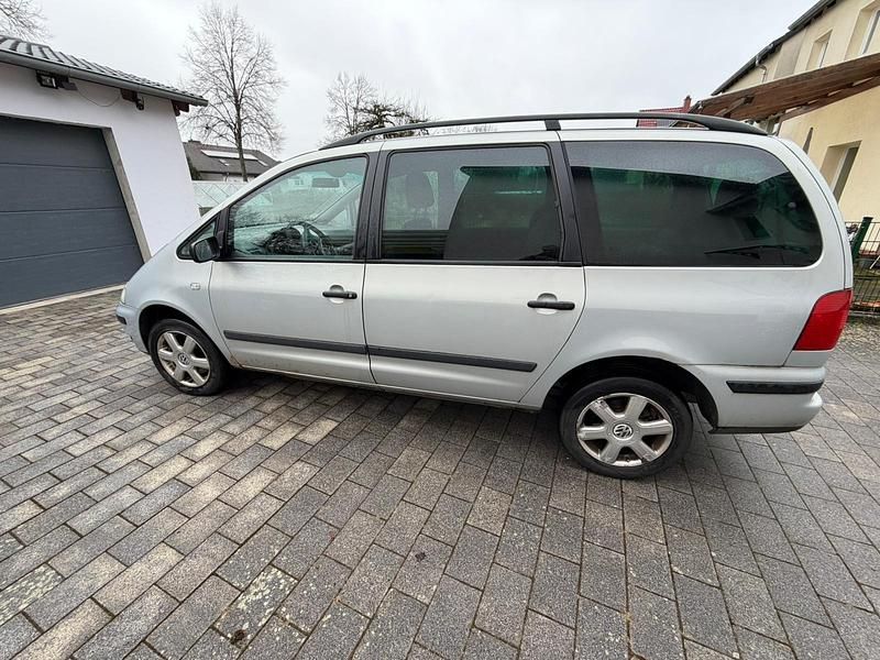 Gebraucht VW Sharan 115 PS (84 kW) 2002 Silber Van / Kleinbus