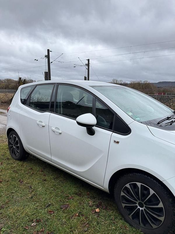 Gebraucht Opel Meriva Edition 120 PS (88 kW) 2015 Weiß Van / Kleinbus