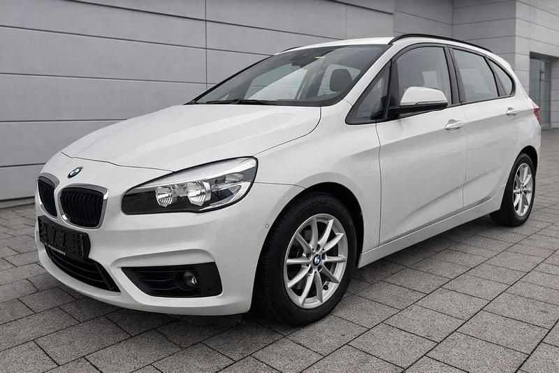 Weiß Gebraucht 2014 BMW 218 Active Tourer Basis Van / Kleinbus | 4.250 € - Bild 1/4