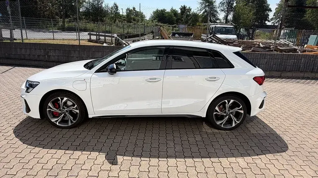 Gebraucht Audi A3 Sportback e-tron S-Line 245 PS (180 kW) 2023 Weiß Kleinwagen