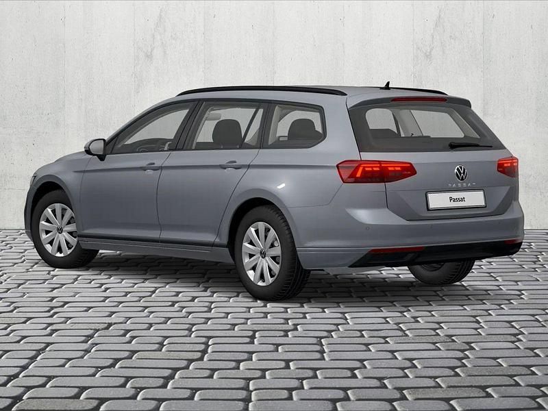 Gebraucht VW Passat Conceptline 150 PS (110 kW) 2023 Mondsteingrau Kombi