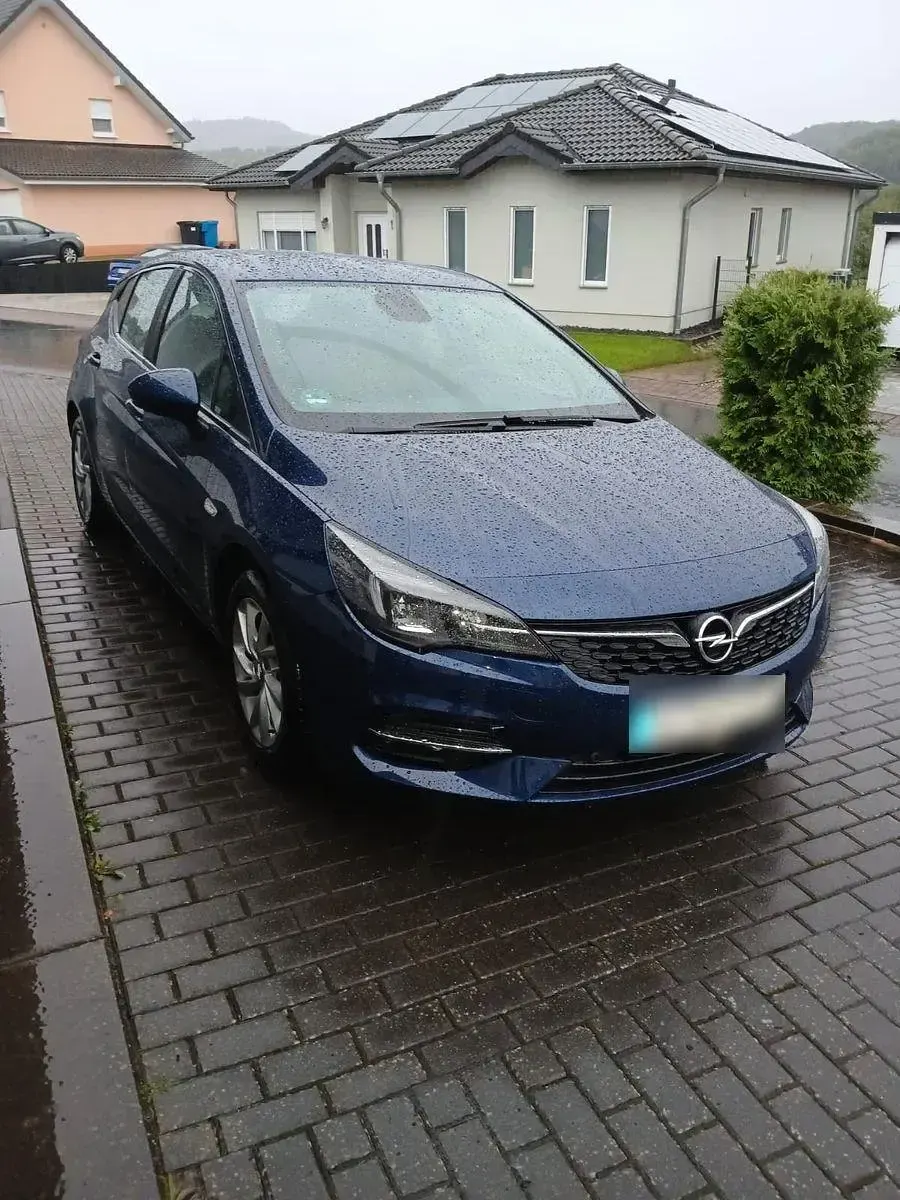 Second-hand Opel Astra 131 CP (96 kW) 2020 Albastru Berlinǎ
