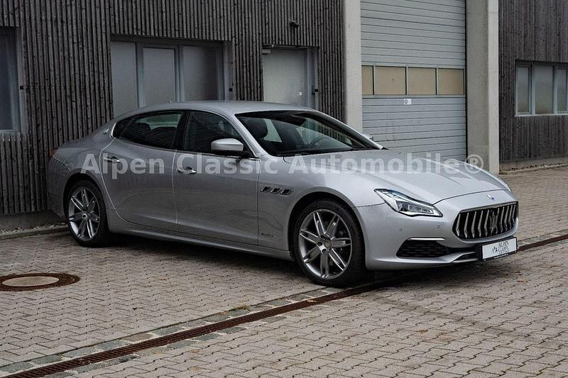 Grau Gebraucht 2017 Maserati Quattroporte GranLusso Limousine | 39.900 € (Teuer) - Bild 1/4