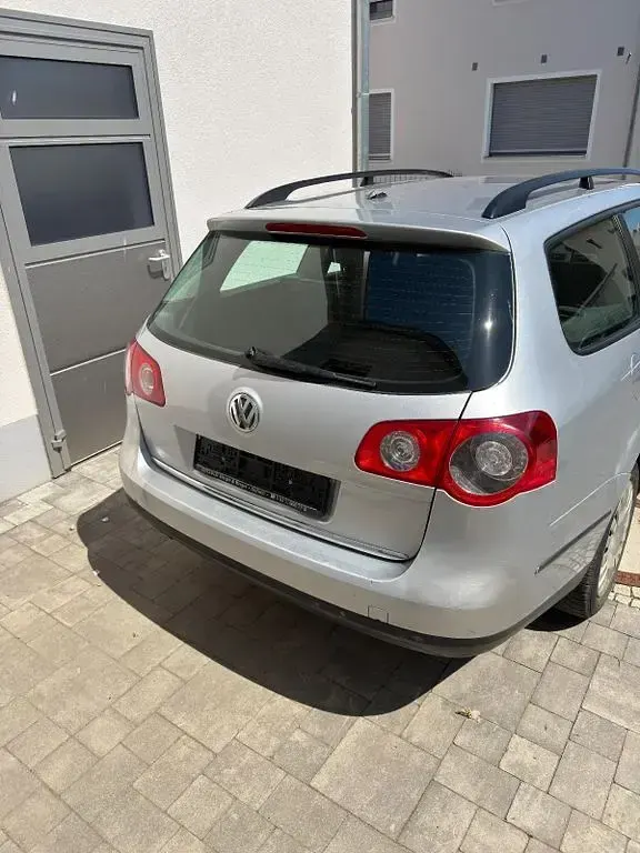 Gebraucht VW Passat Trendline 140 PS (102 kW) 2008 Grau Kombi