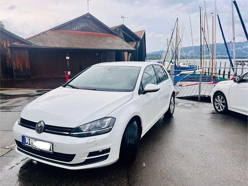 Weiß Gebraucht 2013 VW Golf VII Comfortline Limousine | 8.700 € - Bild 1/4